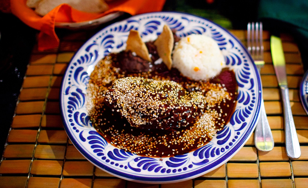 How Does One-on-One Structured Spanish Instruction Integrate with Premium Culinary Immersion?