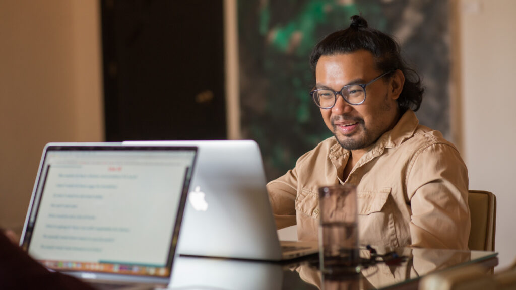 How does learning Spanish by Zoom maintain skills over time?