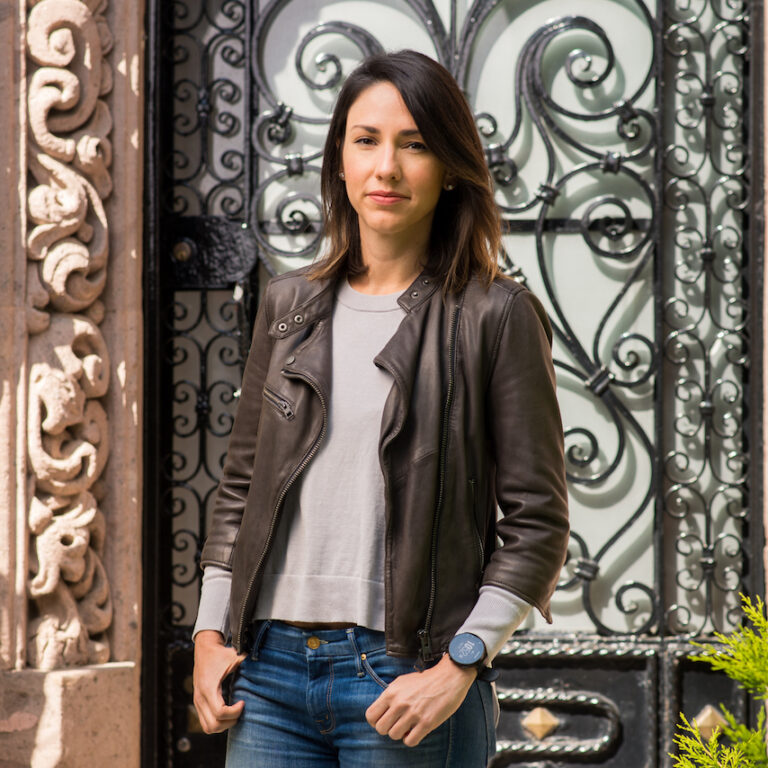 Sonia Gil, founder of Fluenz, created the entire Live Online Spanish Immersion ecosystem—an intensive, one-on-one, highly structured program designed for adults who want to learn Spanish online with real tutors in the most effective format possible.