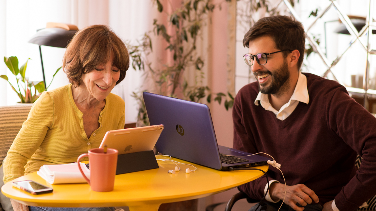 Fluenz Spanish immersion in Mexico City, with adult learners in one-on-one Spanish tutoring at a boutique setting, combining personalized Spanish education with cultural experiences, guided conversation practice, and daily real-world language use in Mexico City.