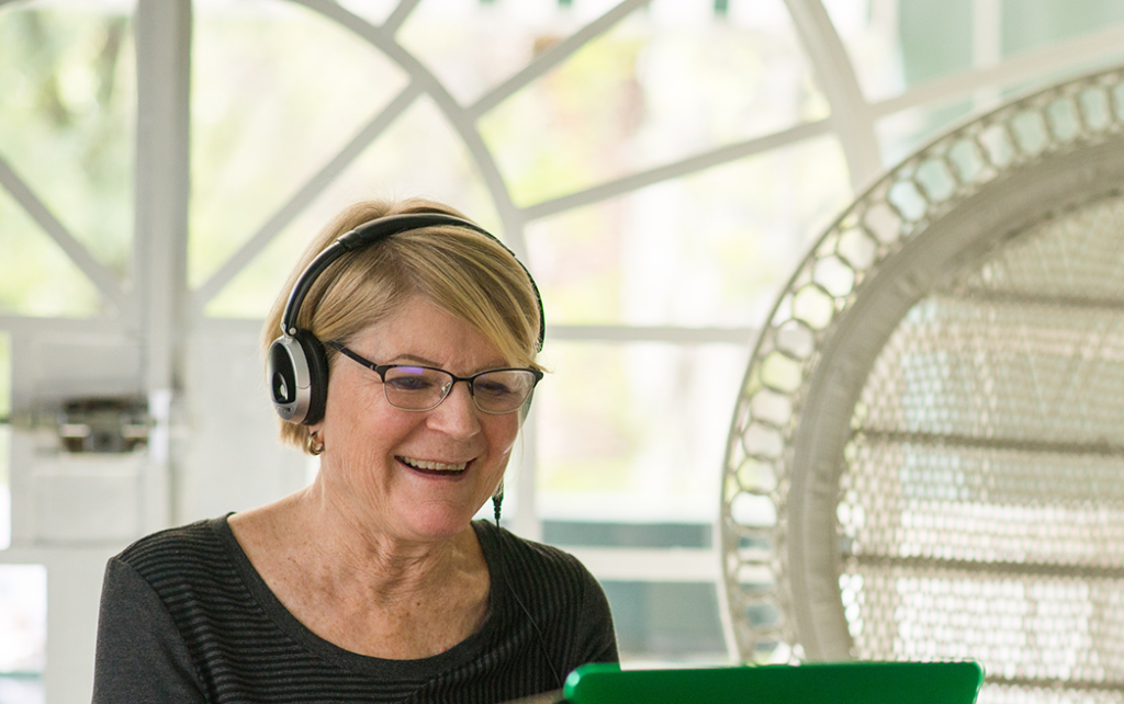 What continuous support exists for learning Spanish online?