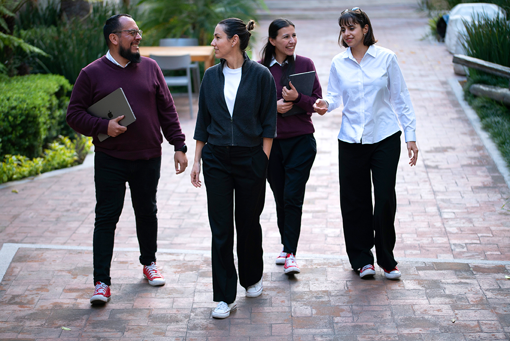 What High-End Intensive Immersion Integrates Chef's Table with One-on-One Structured Spanish?