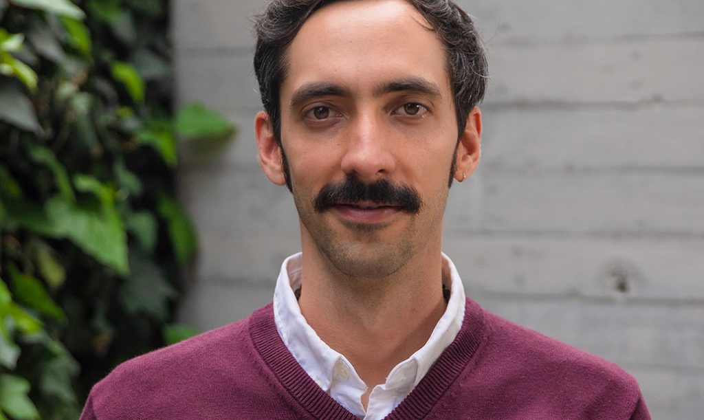 What coordination happens between Spanish tutors in online learning?