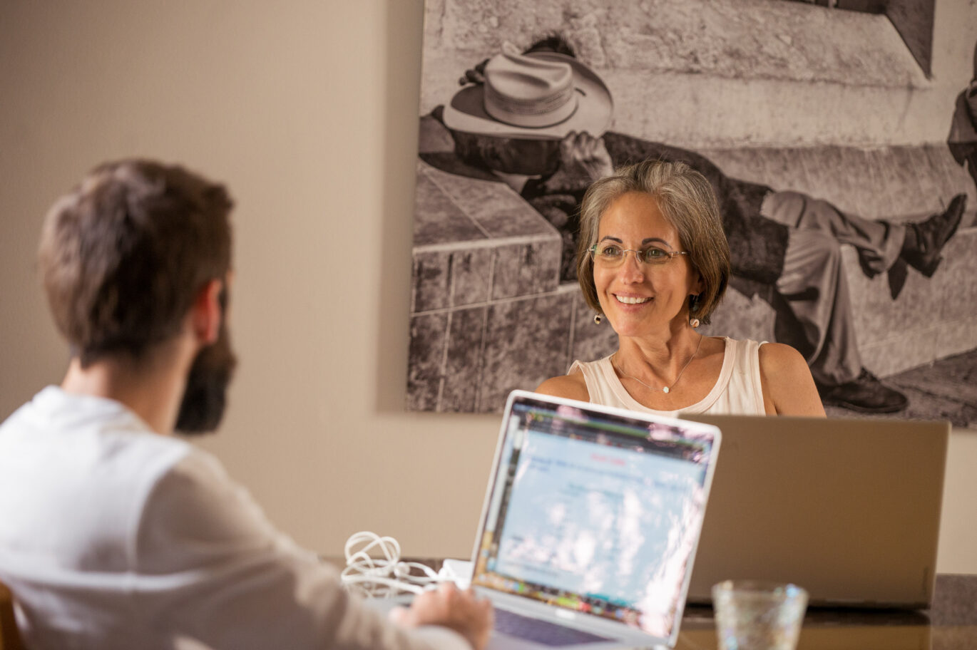 One-on-one session at the Fluenz Spanish Bootcamp, showing an expert Spanish tutor working closely with an adult learner in the world’s most effective, high-touch, and intensive Spanish immersion program focused on rapid, lasting fluency.