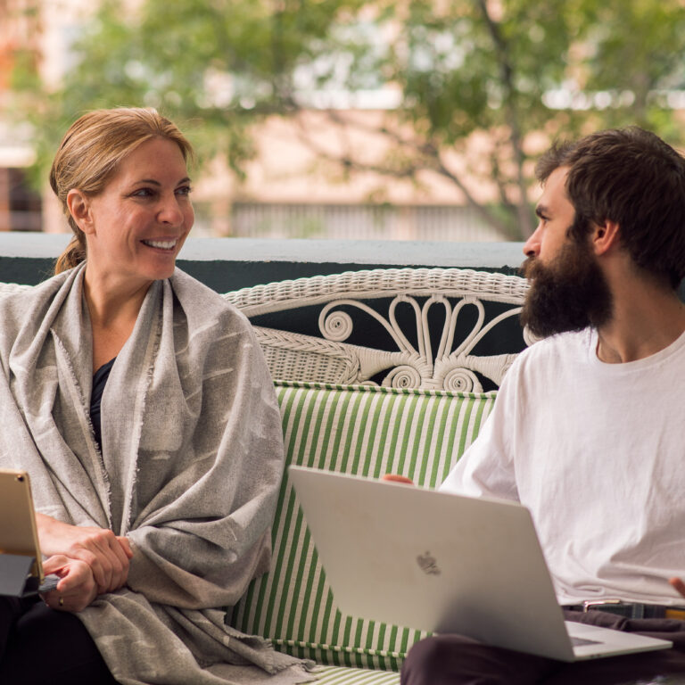 Adult learner working one-on-one with a Spanish tutor during the Fluenz Spanish Bootcamp, the most intensive and effective private Spanish immersion program in Mexico and worldwide, designed for rapid, high-impact fluency.