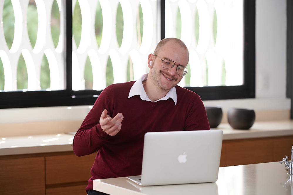 What homework bridges learning Spanish by Zoom sessions?