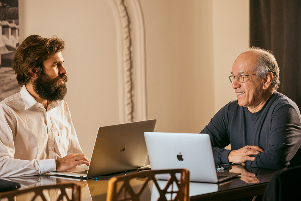 Where can I find Spanish tutors with four years specialized experience?