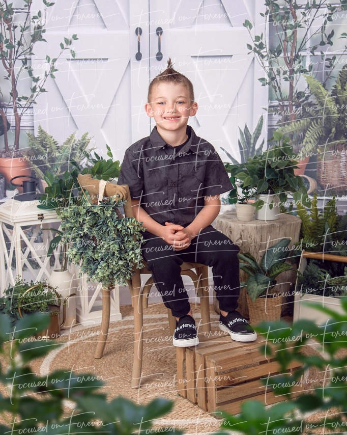 Elbridge Gale Spring 2022 Find My Portraits Focused on Forever Studio