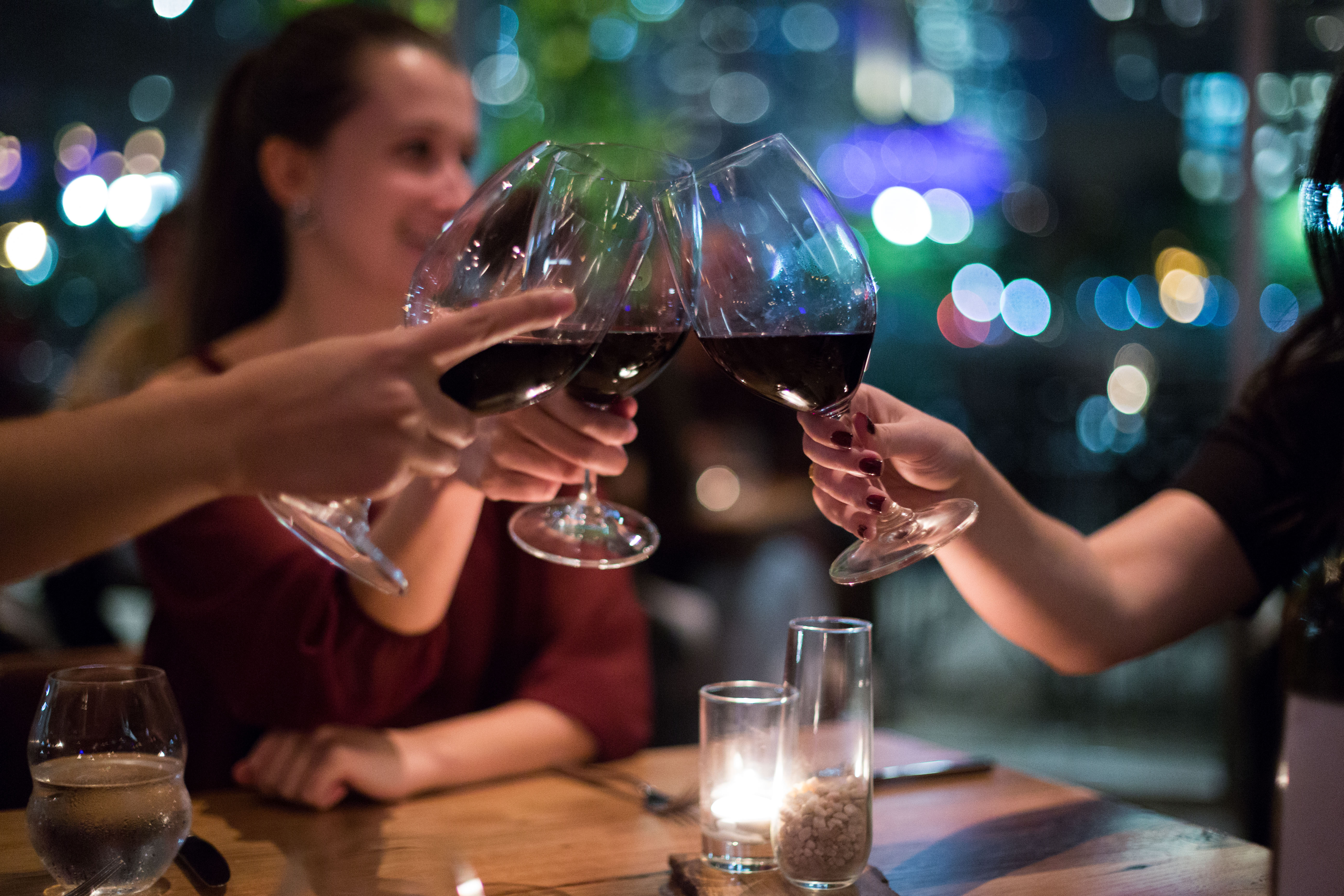 City Vineyard New York Members Receive A Welcome Glass Of Red White Rose Or Sparkling Wine For Their Party 10 Off The Full Bill And 10 Off Vinofile Reserve Memberships