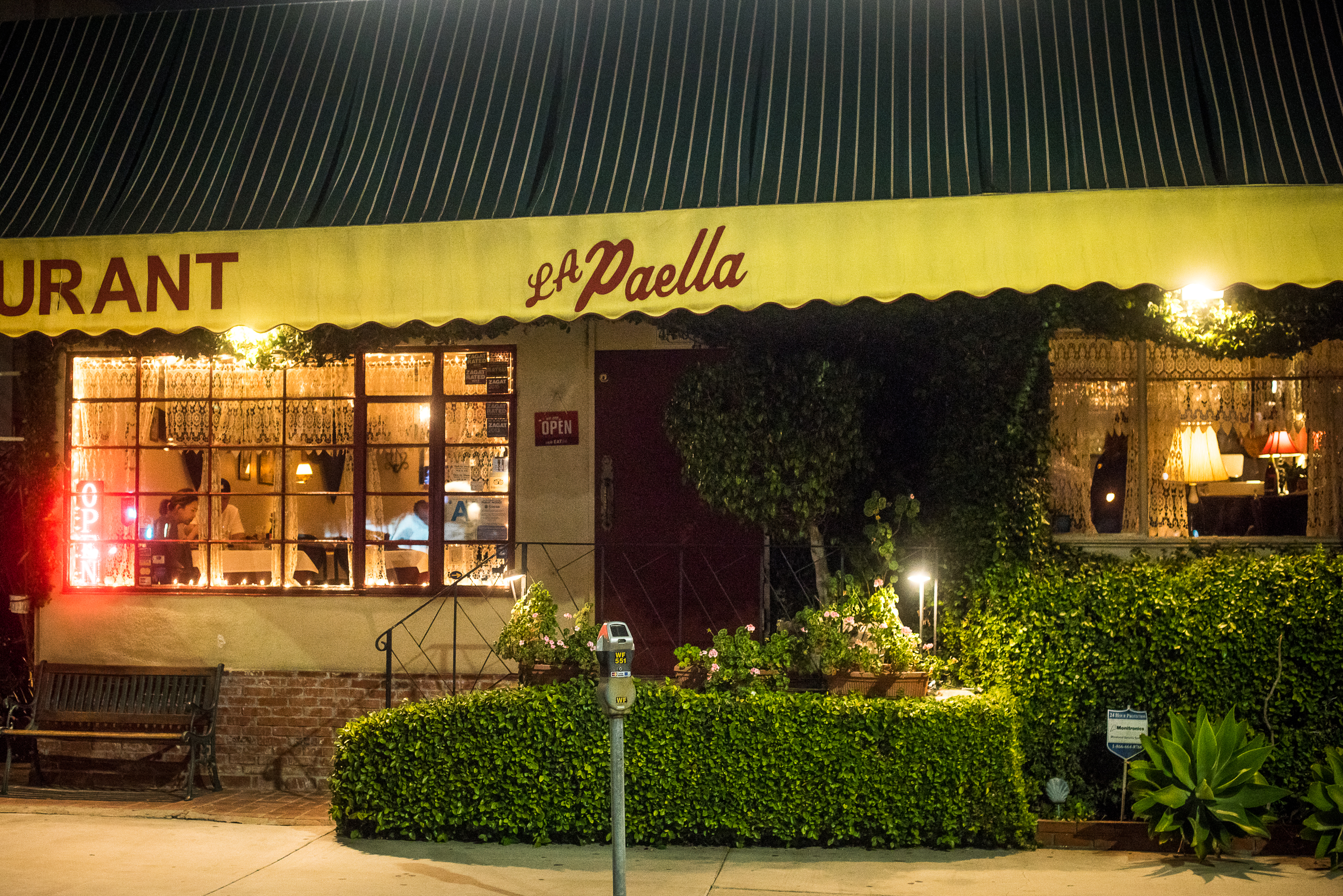 La Paella Los Angeles Members and their guests each receive a