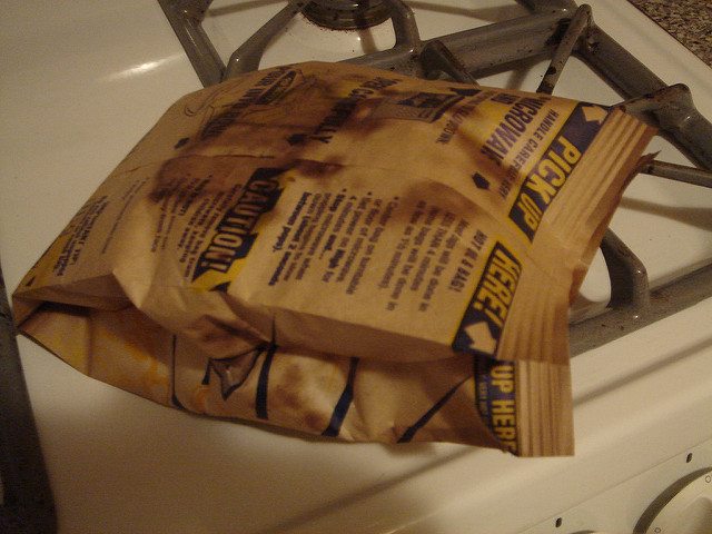 burnt popcorn smell