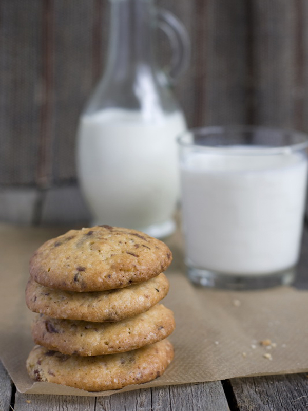 The Ultimate Chocolate Chip Oatmeal Cookie