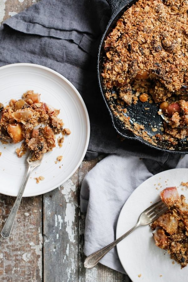 Pear, Apple and Pistachio Crumble