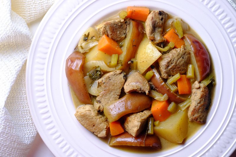 Slow Cooker Pork and Apple Stew