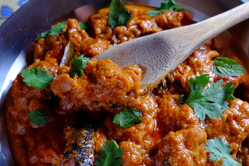 Slow Cooker Rogan Josh (with cucumber raita, and a date chutney)