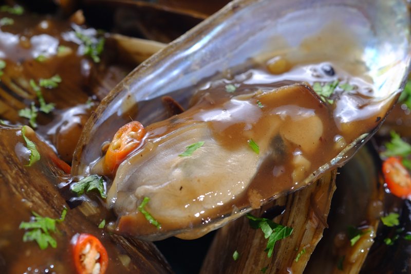 Razor Clams in Spicy Black Bean Sauce