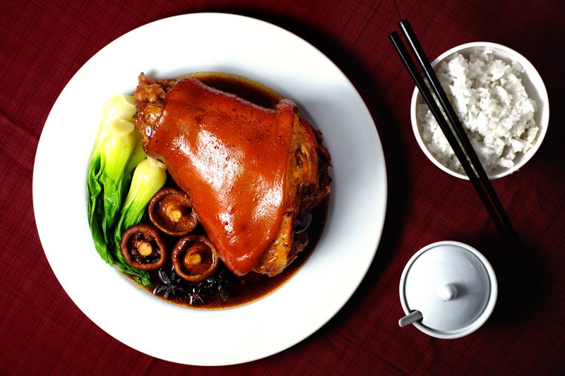 Slow Cooker Braised Pork Hocks