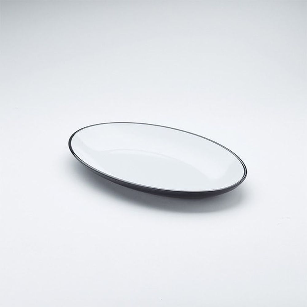 American Metalcraft Black/White Melamine Oval Dual Tone Platter, 14 x 9 x 1 3/8 inch