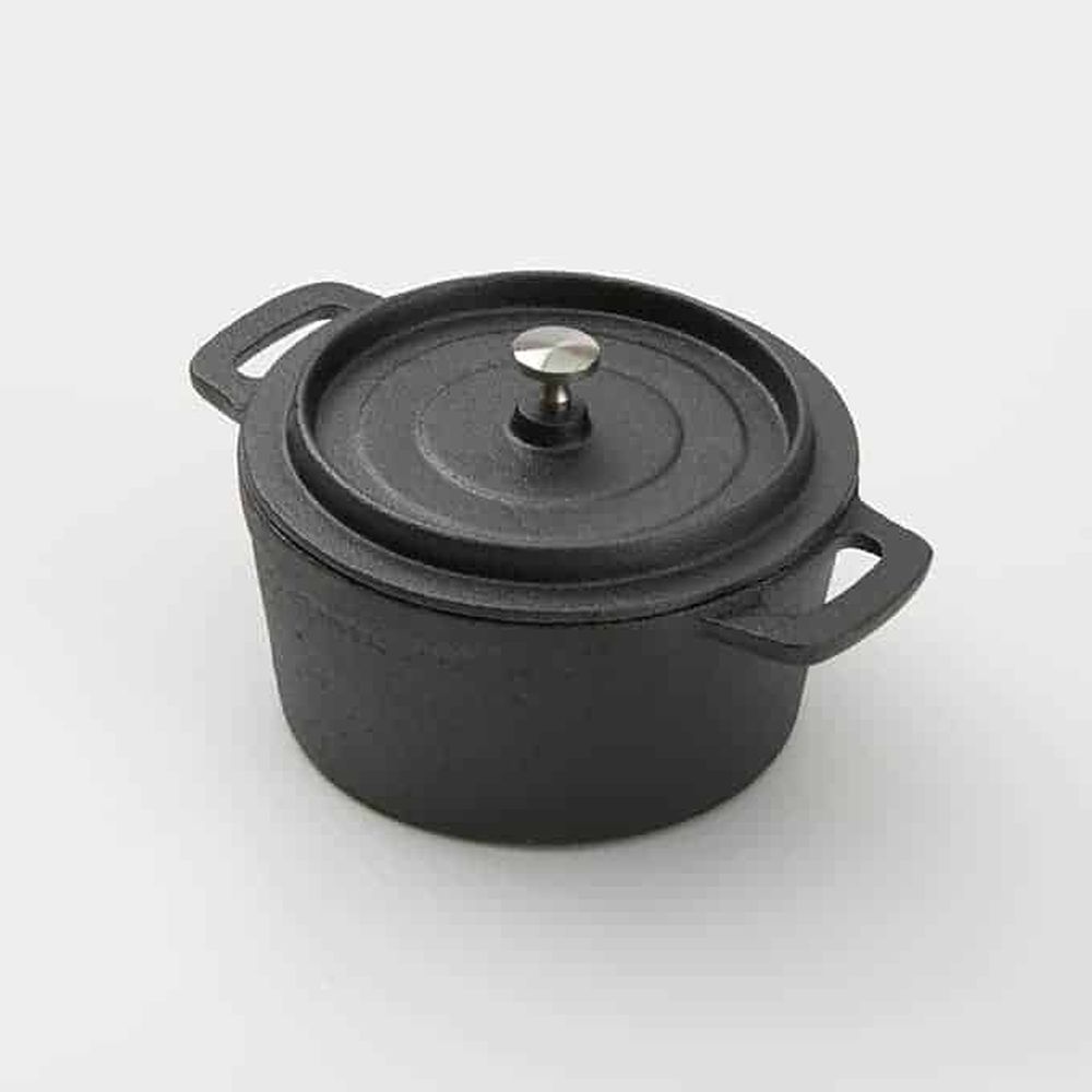 American Metalcraft Black Cast Iron Large Round Pot With Handles And Lid, 27 Ounce Capacity