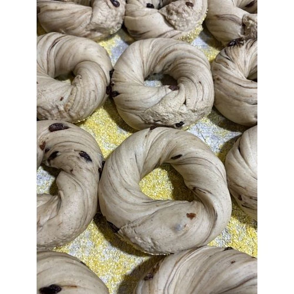 Cinnamon Raisin Raw Dough Bagel