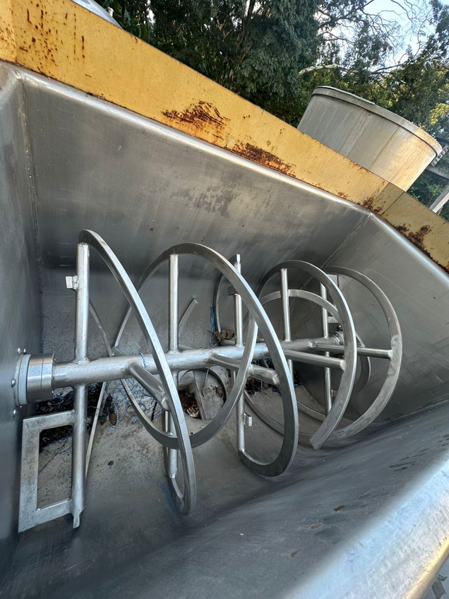RIBBON BLENDER 300 LITROS