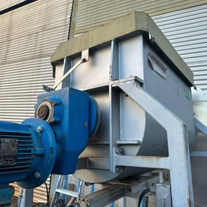 RIBBON BLENDER 300 LITROS