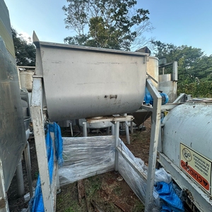 RIBBON BLENDER 300 LITROS
