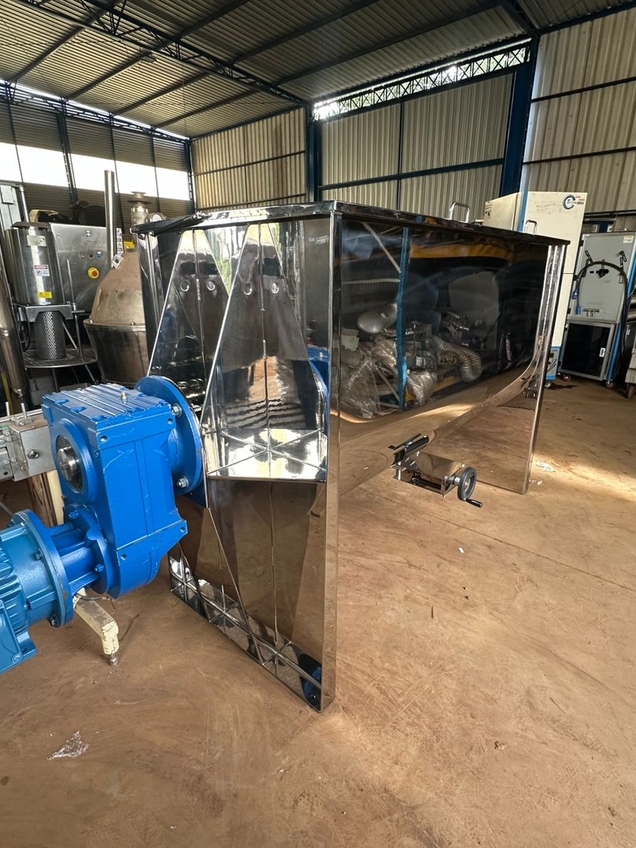 RIBBON BLENDER 1.300 LITROS
