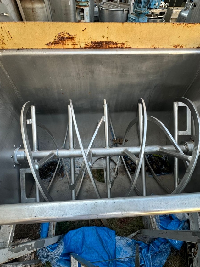 RIBBON BLENDER 300 LITROS
