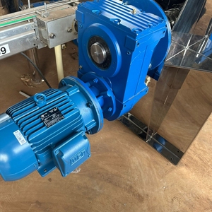 RIBBON BLENDER 1.300 LITROS