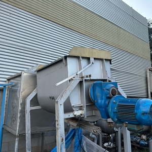 RIBBON BLENDER 300 LITROS