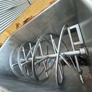 RIBBON BLENDER 300 LITROS