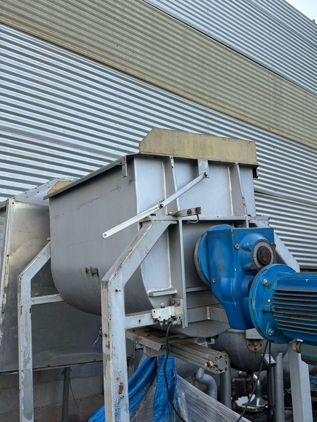 RIBBON BLENDER 300 LITROS