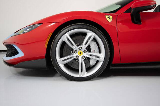 2023 296 GTS picture #11