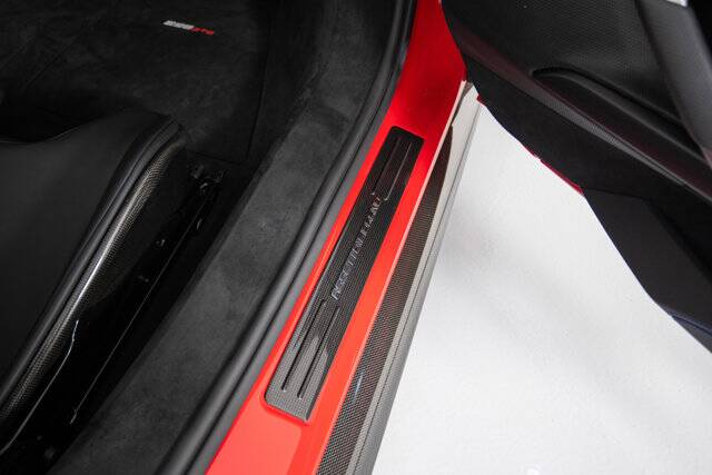 2023 296 GTS picture #12