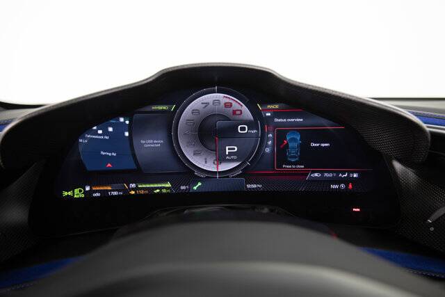 2023 296 GTS picture #15