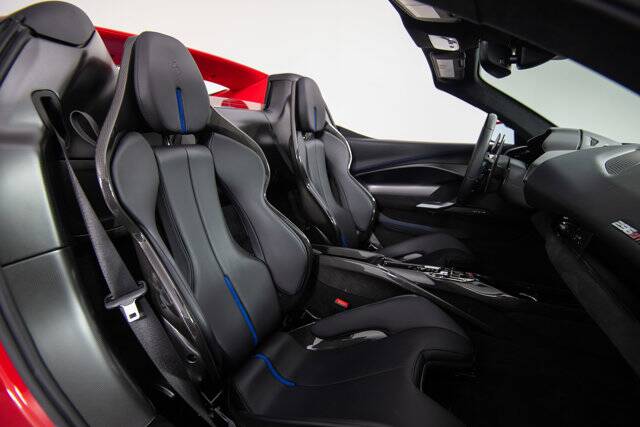 2023 296 GTS picture #16