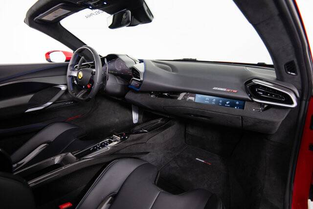 2023 296 GTS picture #17