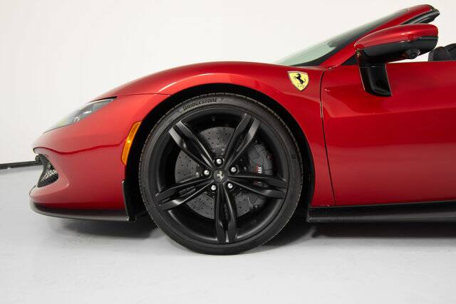 2023 296 GTS picture #10