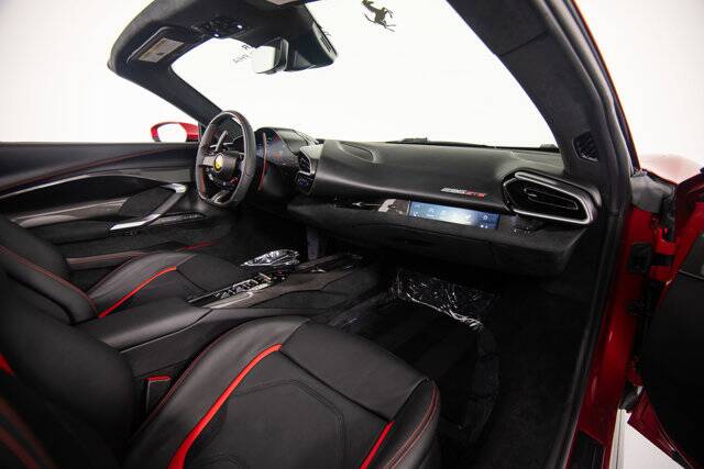 2023 296 GTS picture #17