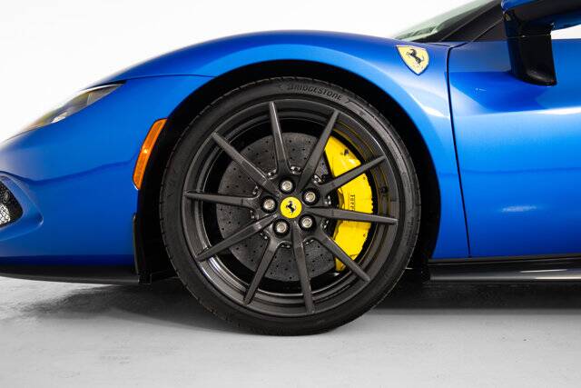 2023 296 GTS picture #10