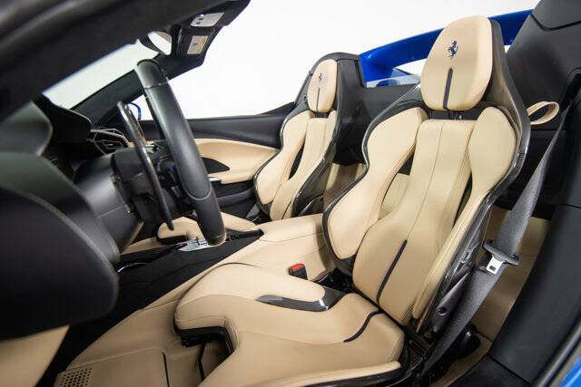 2023 296 GTS picture #12