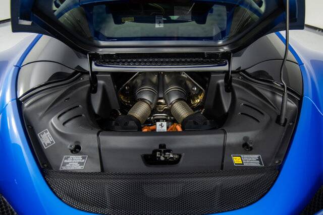 2023 296 GTS picture #17