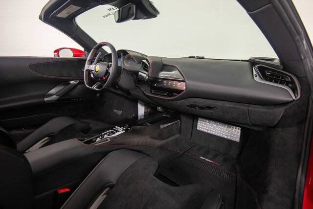 2025 SF90 Spider picture #17