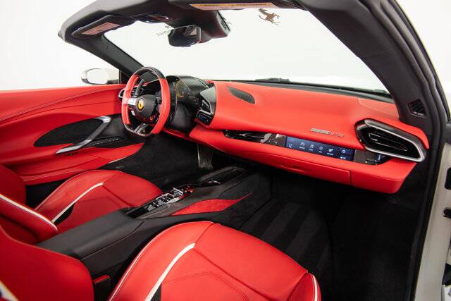 2025 296 GTS picture #18