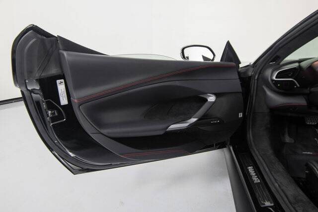 2025 296 GTS picture #12