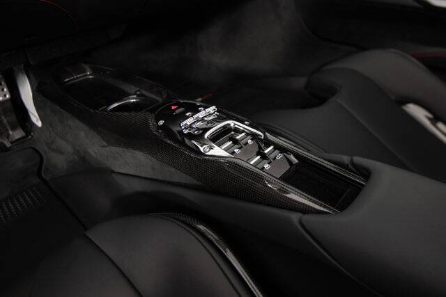 2025 296 GTS picture #16