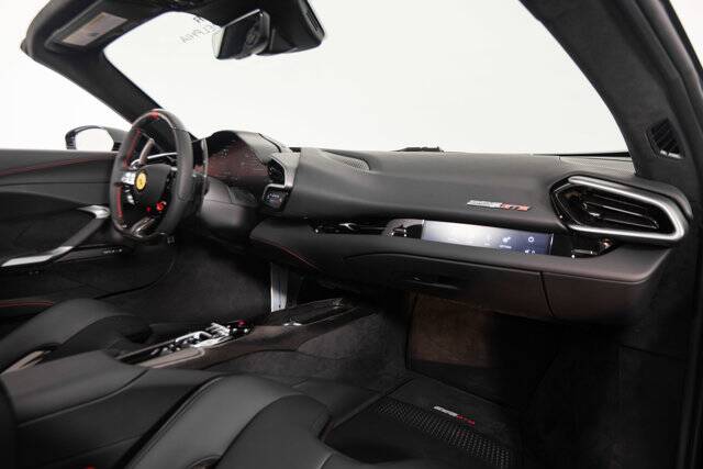 2025 296 GTS picture #18