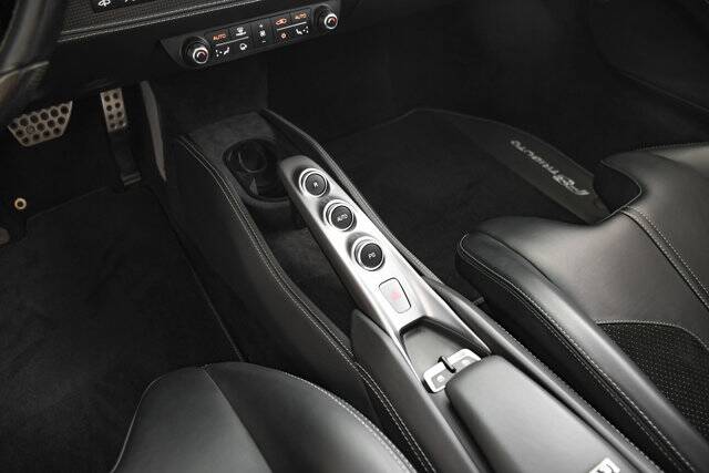 2020 F8 Tributo picture #15