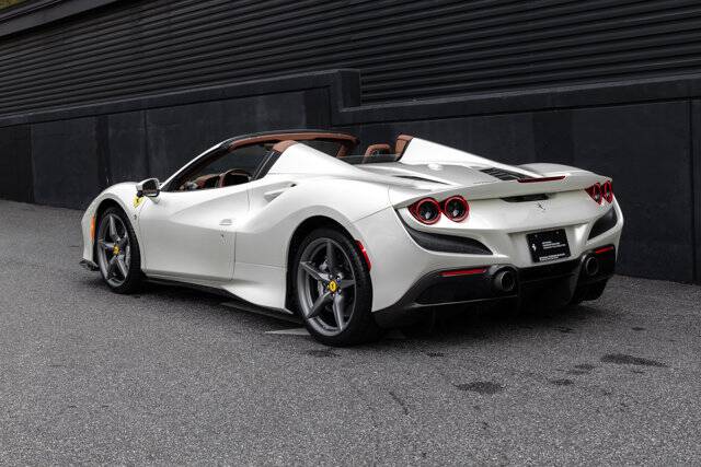 2022 F8 Spider picture #6